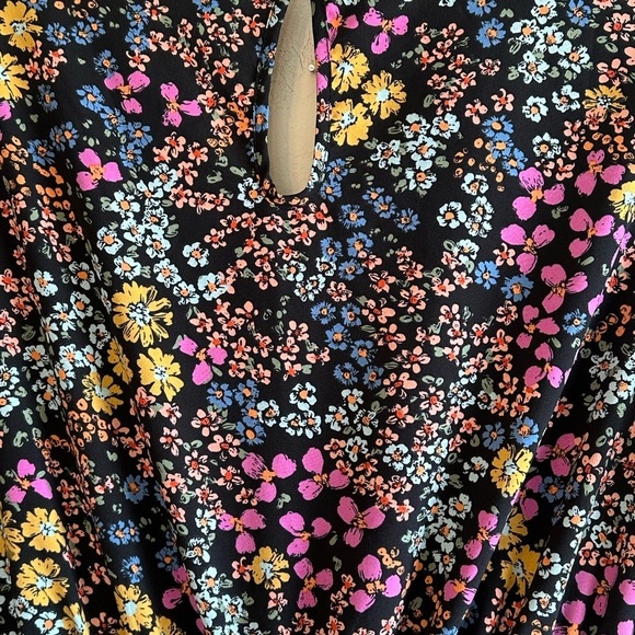 NWOT Black Floral Wrap Front Elastic Waist Wide Leg Pants Romper Sz 2X - Picture 8 of 10